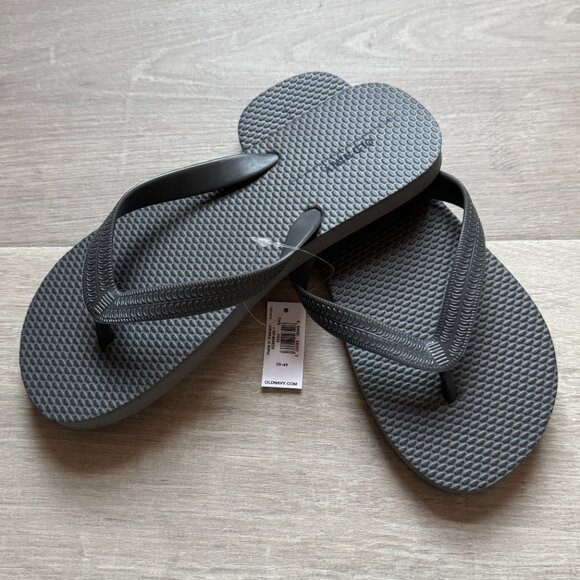 Old Navy Grey Oyster Flip-Flop Sandals for Kids (Partially Plant-Based) - Picture 1 of 9